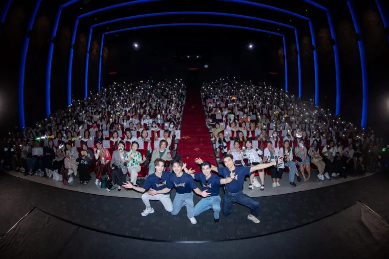 ห้างแตก! "มาย-อาโป" นำทีมนักแสดง "แมนสรวง" บุก โรงภาพยนตร์ เอส เอฟ เชียงใหม่-โคราช ตอกย้ำหนังไทยที่ถูกพูดถึงมากที่สุด