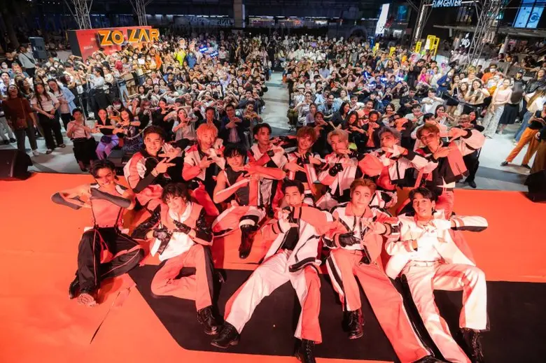 กรี๊ดดดด!! สนั่นลานพาร์คพารากอน SEARCH X MUZIK MOVE จัดงาน ZOLAR DEBUT STAGE เปิดตัวศิลปินบอยกรุ๊ปวง ZOLAR พร้อมซิงเกิลแรก "GIRL-FRIEND"