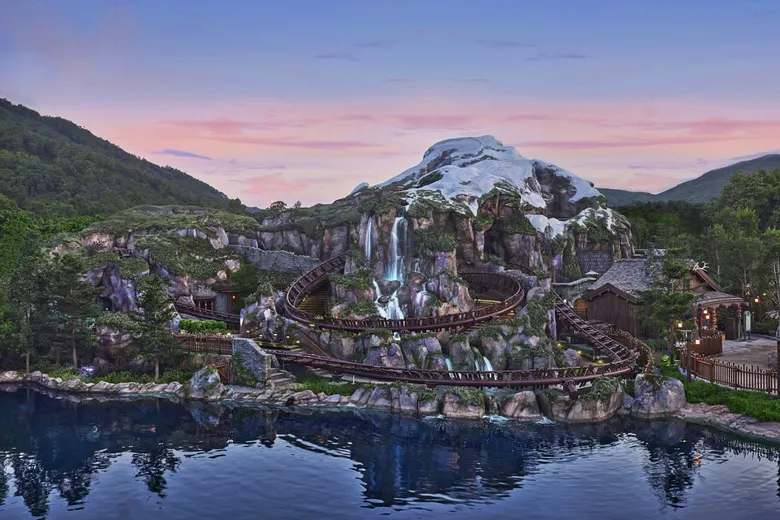 World of Frozen ครั้งแรกของโลก! 'ฮ่องกงดิสนีย์แลนด์ฯ ' เตรียมเปิดตัวดินแดนธีม "โฟรเซ่น" ที่แรกที่ใหญ่ที่สุดในโลก 20 พฤศจิกายนนี้!