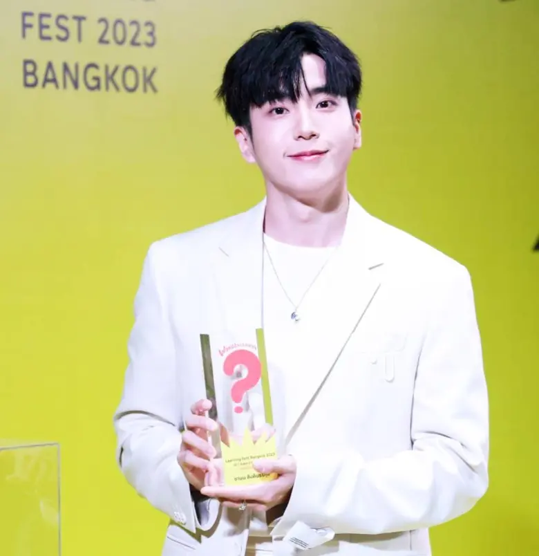 "นนกุล" นำทีม "นนน-เฟม BNK48-จอส เวอาห์" รับรางวัล "เอ๊ะ? Awards by TK Park"
