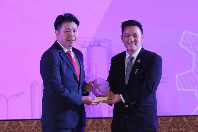 ดร.วรวุฒิ วรุตตมพรสุ Country Managing Director บริษ...