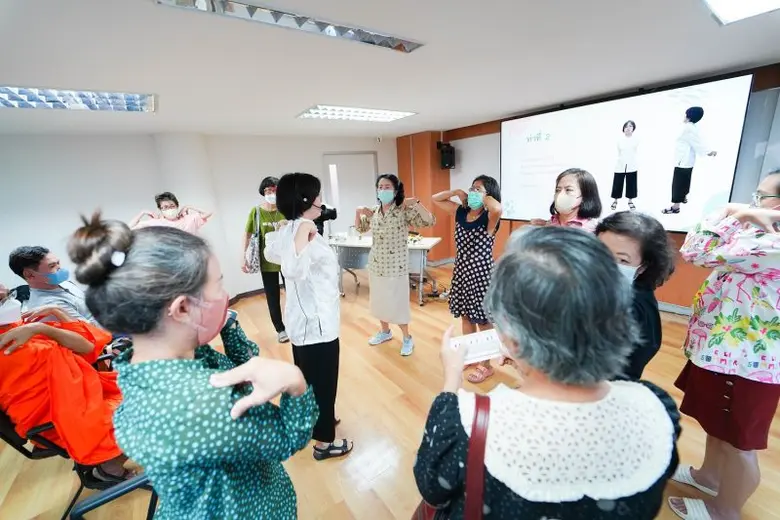 คลินิกการแพทย์แผนจีนหัวเฉียว จัดเสวนาภาษาหมอจีน หัวข้อ "บริหารกายบำรุงใจ ปรับสมดุลเส้นลมปราณ"
