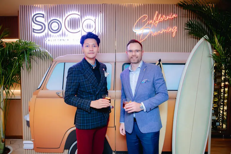 โซล (SoCal) ห้องอาหารสุดชิคที่เต็มไปด้วยส...