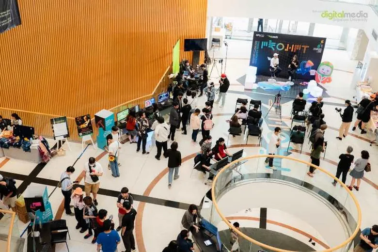 "Prompt" งานแสดงศิลปนิพนธ์ของเด็กดิจิทัลมีเดีย ม.ศรีปทุม