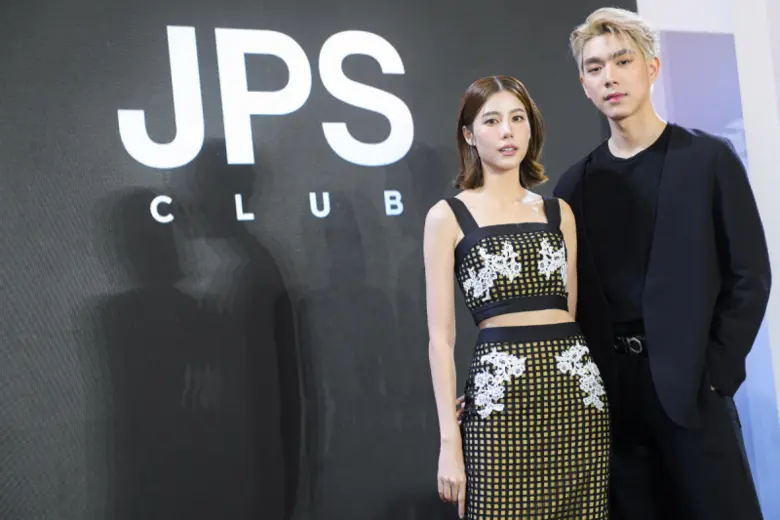 "ไบร์ท-นรภัทร" และ "เอสเธอร์-สุปรีย์ลีลา"...