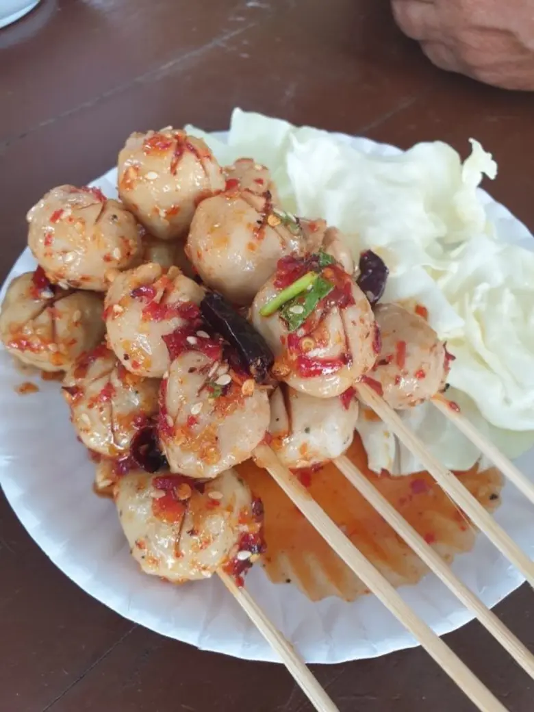 ส่องสินค้าเด็ด อาหารอร่อย ช้อปสนุกส่งท้ายปีในงานคนข่าวมาขายของ@MBK Center