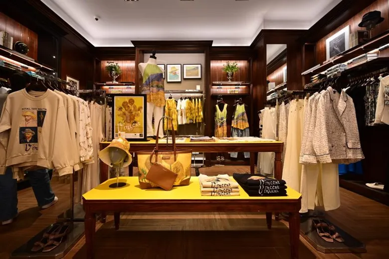 ROYAL IVY REGATTA x VAN GOGH MUSEUM brings the perfect harmony between fashion and world-class art masterpieces