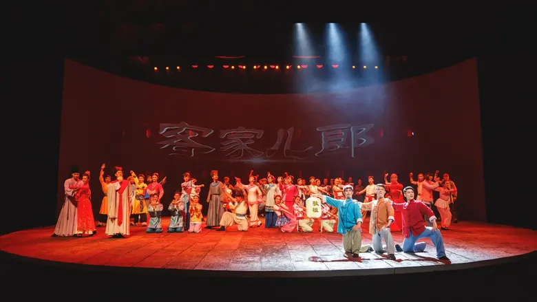 ตลอดทุกยุคสมัย ตั้งแต่เวทีธรรมดา ๆ ไปจนถึ...
