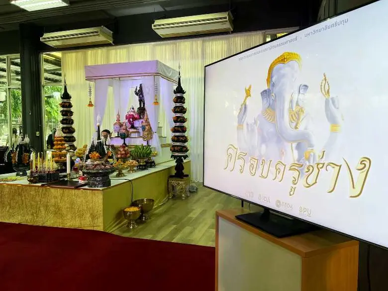 บูชาคุณแห่งครู! SODA SPU จัดพิธีครอบครูไหว้ครูช่างสถาปัตยกรรม 2566 รุ่นที่ 31