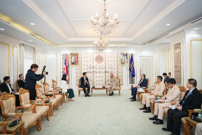 แกร็บยกทีม พบ "พิพัฒน์" รมว.แรงงาน เตรียมยกระดับคุณภาพชีวิตคนขับแรงงานรุ่นใหม่ พร้อมส่งเสริมให้ผู้สูงวัยทำงานได้