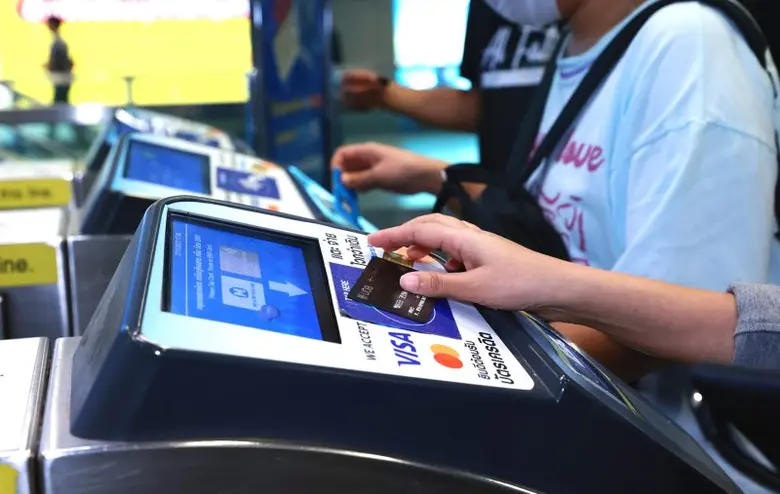 BEM ขานรับนโยบายตั๋วร่วม กระตุ้นผู้โดยสารรถไฟฟ้า MRT ใช้บัตร EMV เดินทาง