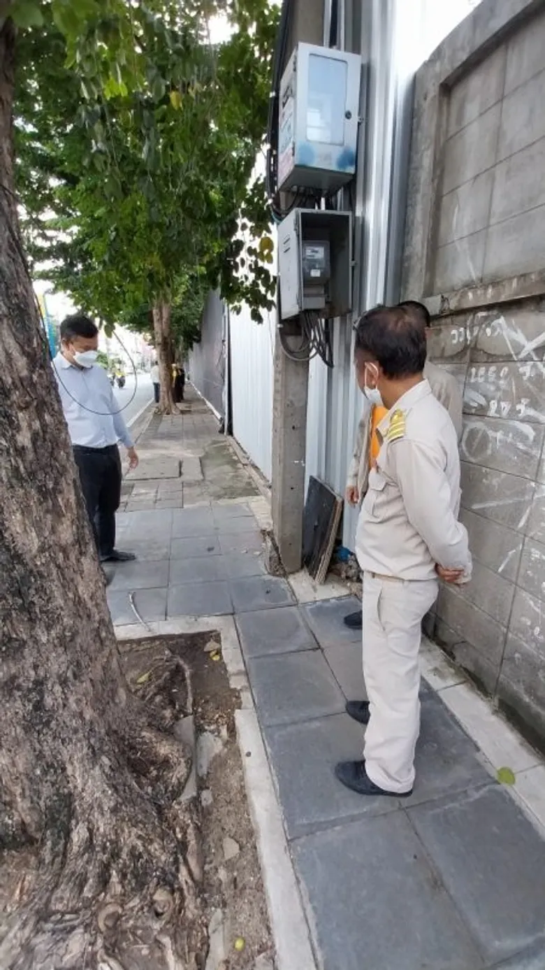 กทม.บูรณาการหน่วยงงานสาธารณูปโภคสำรวจ-แก้ปัญหาสิ่งกีดขวางทางเท้าถนนเสนานิคม 1