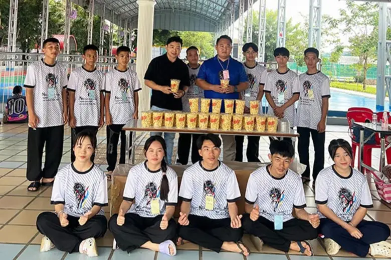ฝ่ายประชาสัมพันธ์ บริษัท โฟร์ ฟูดส์ จำกัด...