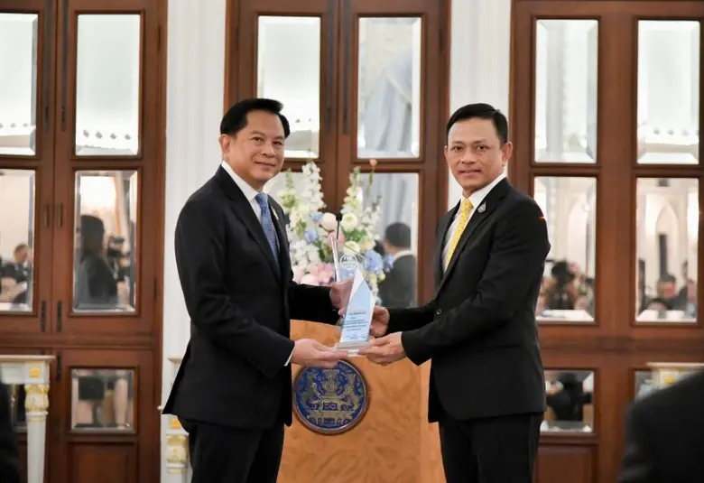 นาวาอากาศเอก อธิคุณ คงมี ผู้อำนวยการองค์ก...