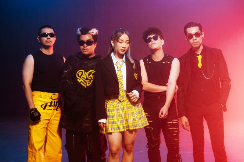 เป็นอีกเพลงที่กำลังมาแรงมาก ๆ ในขณะนี้ สำ...