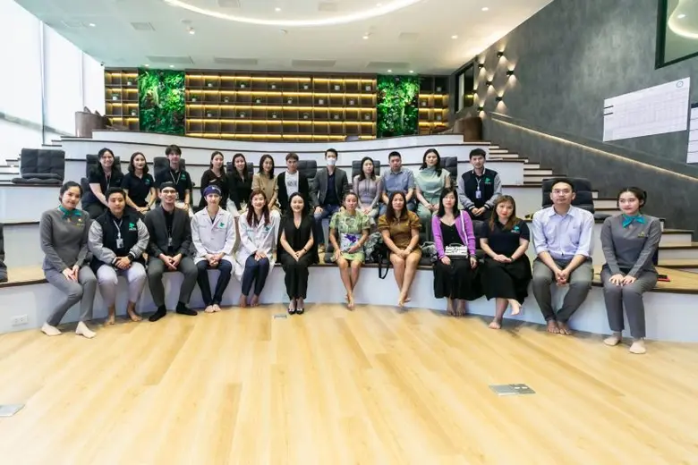 นางสาวลภัสรดา เลิศภานุโรจ รองประธานเจ้าหน...