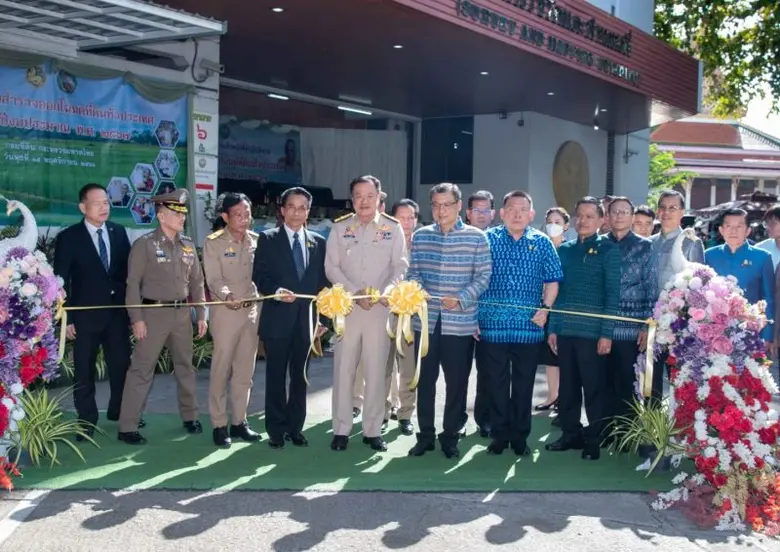 นายอนุทิน ชาญวีรกูล รองนายกรัฐมนตรีและรัฐ...