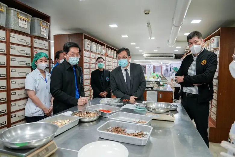 คลินิกการประกอบโรคศิลปะ สาขาการแพทย์แผนจีนหัวเฉียว ให้การต้อนรับคณะผู้บริหารจากสำนักงานการแพทย์แผนจีนแห่งชาติ