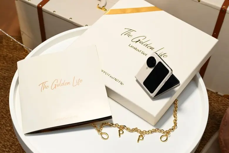 OPPO และ "พีพี-กฤษฏ์" อวดความเรียบหรูด้วยคอลเลกชันพิเศษ The Golden Life Limited Set ในงาน "OPPO Flip Fan Fest" พร้อมเสิร์ฟความฟินแบบใกล้ชิด จากไอดอล T-POP สุดร้อนแรง 'PROXIE', 'PRETZELLE' ร่วมด้วย 'เล้ง ธนพล'