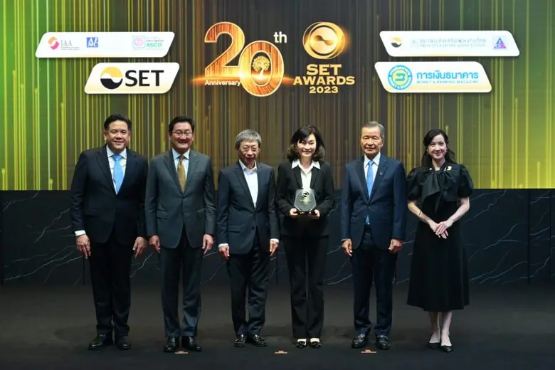 นางชวินดา หาญรัตนกูล (ที่ 3 จากขวา) กรรมก...