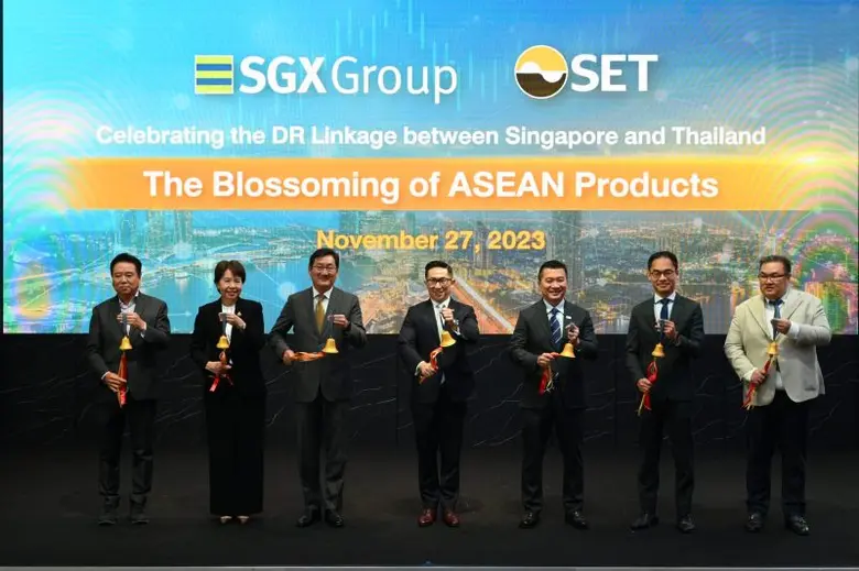 นายภากร ปีตธวัชชัย กรรมการและผู้จัดการ ตลาดหลักทรัพ...