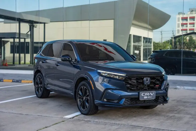 ฮอนด้า คว้า 2 รางวัล จากงาน Thailand Car of the Year 2023 โดย ซีอาร์-วี ใหม่ คว้ารางวัลรถยนต์ยอดเยี่ยมประจำปี 2566 พร้อมด้วย รางวัลผู้จำหน่ายรถยนต์กลุ่ม xEV สูงสุดประจำปี 2565