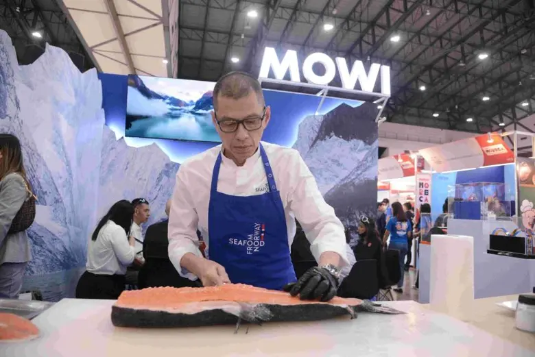 MOWI ASA gives back to Thai society making youths' dreams come true through 'MOWI Booth Design Contest at Makro HoReCa 2023'