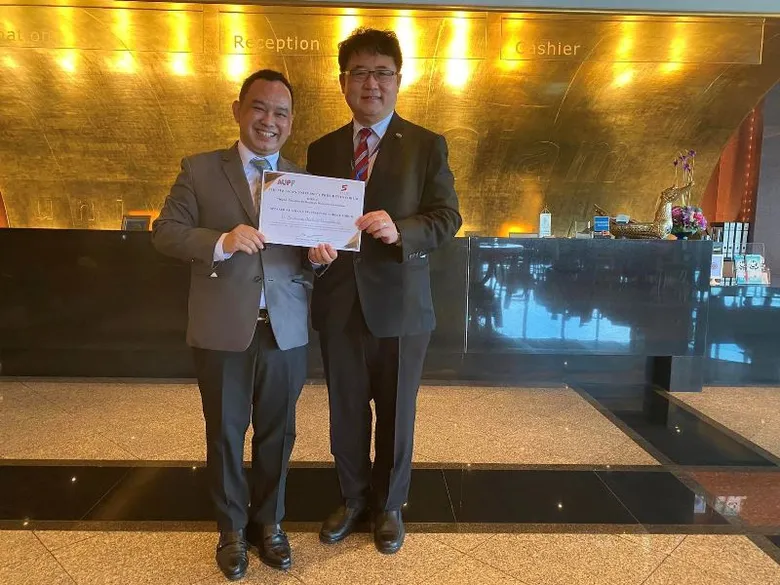 ดร.วรสรวง ดวงจินดา ผอ.สำนักการจัดการศึกษาออนไลน์ ม.ศรีปทุม ได้รับเชิญเข้าร่วมถ่ายทอดความรู้เกี่ยวกับ AI และเทคโนโลยีใหม่ๆ ในงานประชุม AUPF 2023