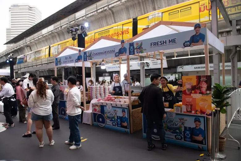 With the objective of modernizing its brand image and expanding it customer base towards the younger audience, "Worldgas" unveils "Roy Yim" (Smile)