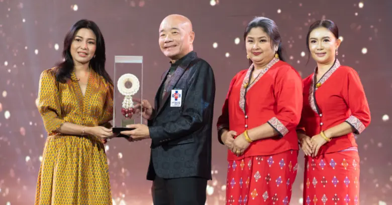 โรงพยาบาลจุฬารัตน์ 9 แอร์พอร์ตได้รับรางวัล "Best Claim Experience" โรงพยาบาลที่ลูกค้าได้รับประสบการณ์การบริการสินไหมประกันสุขภาพยอดเยี่ยม จากบริษัทประกันชีวิต AIA