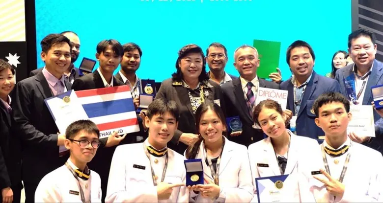 เด็กไทย คว้าทอง "โดรนกู้ภัยชายหาด" งานวัตกรรม AEII 2023 ที่ฮ่องกง