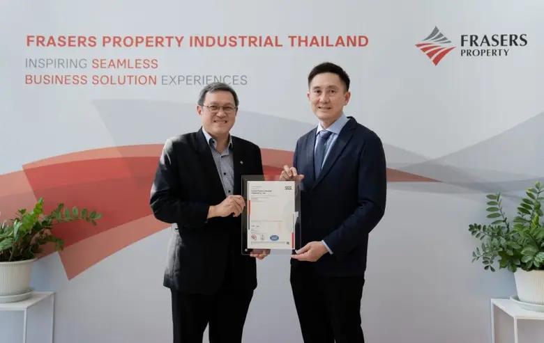 Mr. Peerapat Srisukont, (Left), Acting Ch...