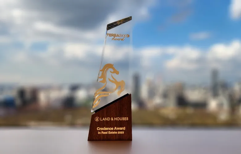 แลนด์ แอนด์ เฮ้าส์ รับรางวัล Credence Award in Real Estate 2023