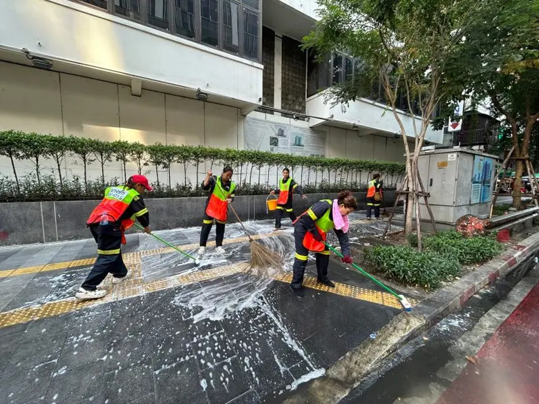 นางธราพร อำนวยสาร ผู้อำนวยการเขตบางรัก กท...
