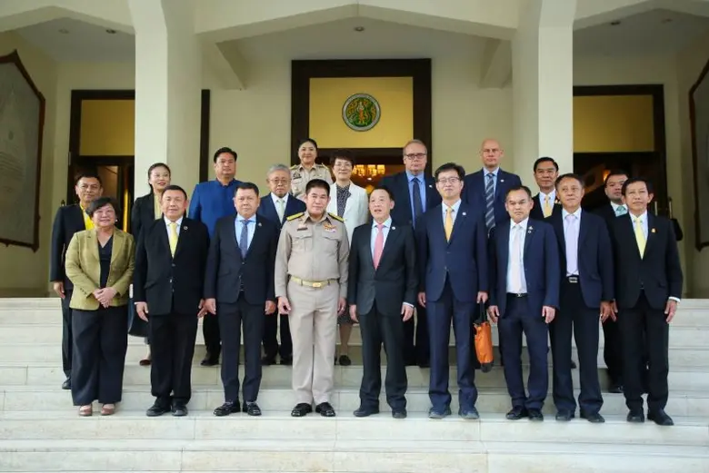 ร้อยเอก ธรรมนัส พรหมเผ่า รัฐมนตรีว่าการกร...
