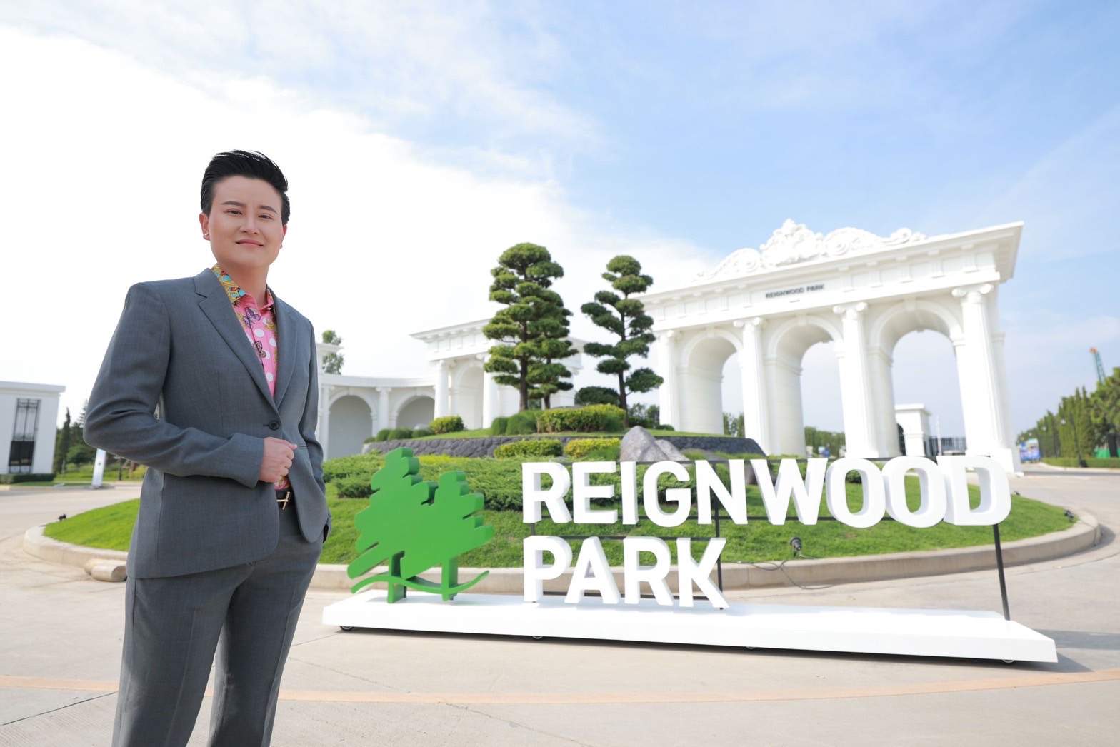เรนวูด กรุ๊ป ประเทศไทย ชูศักยภาพ Global Destination ระดับโลก จัดคอนเสิร์ตสุดยิ่งใหญ่ "The East Meets West Concert" ดึงศิลปินระดับตำนาน "Dana Winner" ร่วมมอบประสบการณ์สุดพิเศษ ครั้งแรกในเมืองไทย