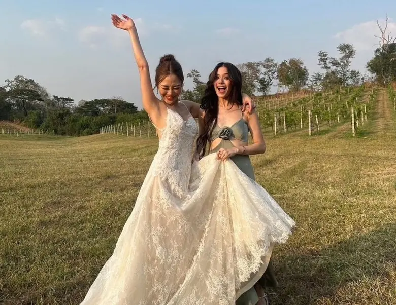 สุดซึ้ง!! "วิโอเลต วอเทียร์" ทำเซอร์ไพรส์ร้องเพลงเป็นของขวัญ มอบให้ "นัตตี้-แมน" ในวันแต่งงาน