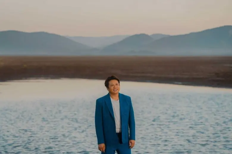 "อีกนิดนะ" เพลงที่เป็นเหมือนอ้อมกอดของคนไกล จาก "พลพล" พร้อมหนังสั้นเล่าความรักระหว่างไทย-ลาว ที่ได้แรงบันดาลใจจากเรื่องจริง