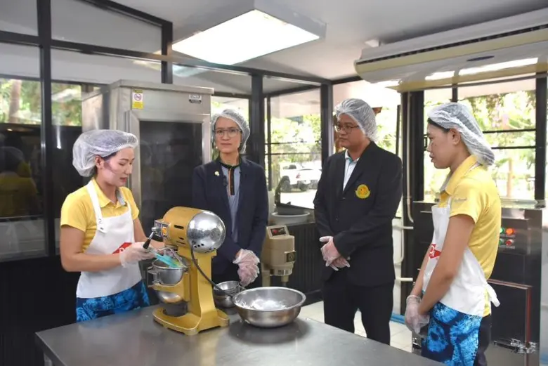 วช. และ บ.ดาว ลงพื้นที่จังหวัดชลบุรี ดันงานวิจัย "แป้งโอคาร่าจากกากถั่วเหลือง" ลดปัญหา Food waste เพื่อสังคมยั่งยืน