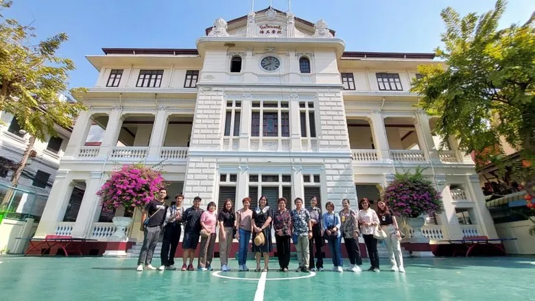 คณะการท่องเที่ยวฯ DPU ร่วมเทศกาล BKKDW 2024 ชูเส้นทางเดินเที่ยวย้อนรอยวันวานย่านสุดคูลกับทริป "ทรงวาด…ที่วาดไว้ในความทรงจำ"