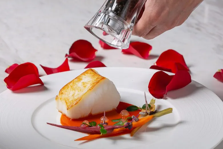 Dine Among the Stars: Experience the Ultimate Valentine's Dinner at Red Sky