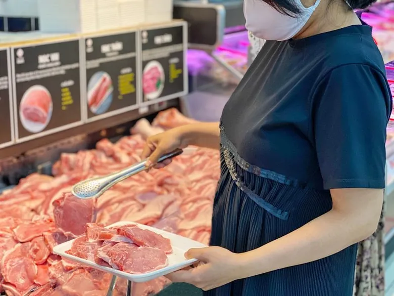 เนื้อหมูจากฟาร์มเกษตรกรรายย่อย สู่ร้านค้าปลีก-ค้าส่งขนาดใหญ่ ซีพีเอฟช่วยหาตลาดรองรับ