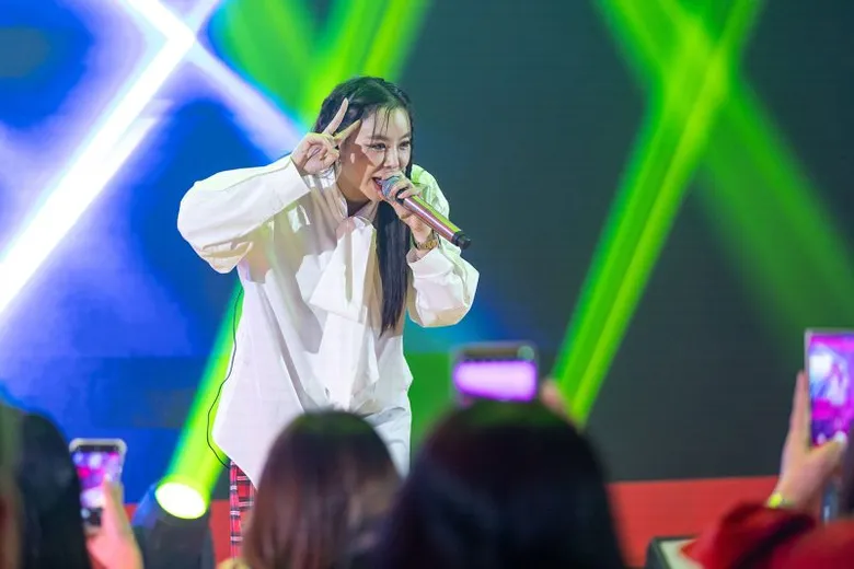 "ซานิ" โชว์พลังเสียงเติมเต็มโบนัสแห่งความสุข ในงานสุดยิ่งใหญ่ "redONE Back to Basic Star Nite 2024 Thailand"