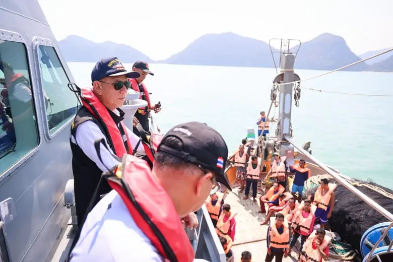 รมว.แรงงาน"พิพัฒน์" ร่วม ศรชล. ภาค 2 นำทีมลุยอ่าวไทย ดูแลแรงงานประมงให้ได้รับการคุ้มครองตามกฎหมาย ป้องกันค้ามนุษย์