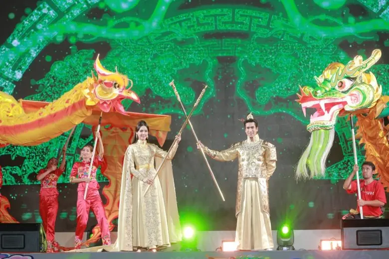 ณเดชน์ - ญาญ่า ควงคู่ร่วมฉลองตรุษจีนปีมังกรมหามงคล ในงาน "THE ICONSIAM ETERNAL PROSPERITY CHINESE NEW YEAR 2024"