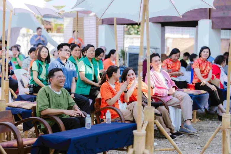 ลำพูนจัดกิจกรรมรักษ์โลก "ปลูกรักที่รถแก้ว" ในเดือนแห่งความรัก เพิ่มพื้นที่สีเขียว-ลดฝุ่น PM2.5 เติมเต็มปอดให้ชาวลำพูน