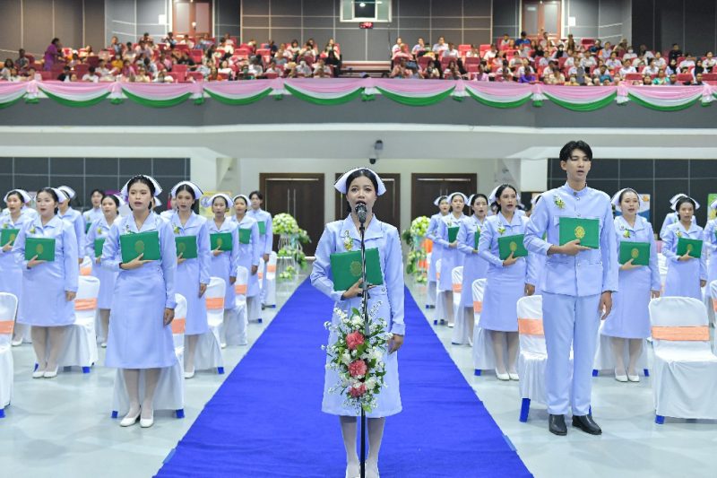 พิธีสำเร็จการศึกษาของนักศึกษาพยาบาลศาสตรบัณฑิต รุ่นที่ 2