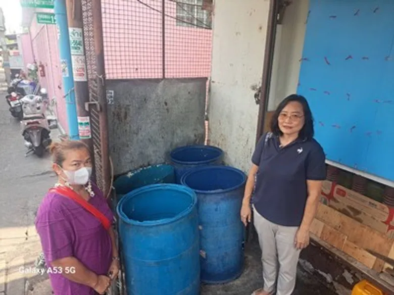 เขตสาทรจัดเก็บขยะในชุมชนกุศลทองไม่ให้ตกค้าง กำชับเจ้าหน้าที่ดูแลความสะอาดพื้นที่สม่ำเสมอ