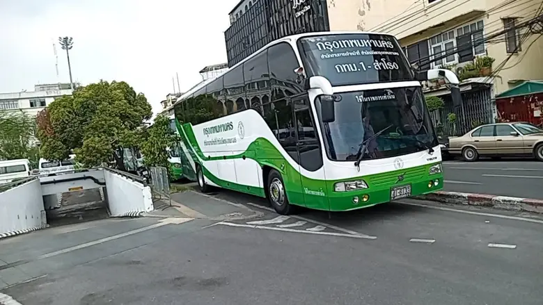 กทม.เร่งประสาน กฟน.-กสทช.จัดระเบียบสายไฟฟ้า-สายสื่อสารรอบศาลาว่าการ กทม.(เสาชิงช้า)