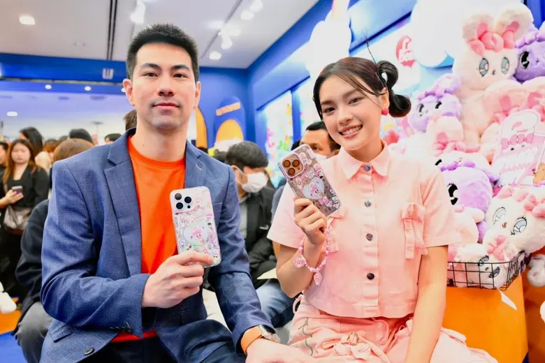 "เฌอปราง" อวดความคิวท์ กลางห้างดัง งานเปิด Sheep Exhibition Store พร้อมเอาใจสายหวานเคสคอลเลคชั่นใหม่ Esther Bunny ดึงคู่จิ้น ต้า-บอม เสิร์ฟความฟิน